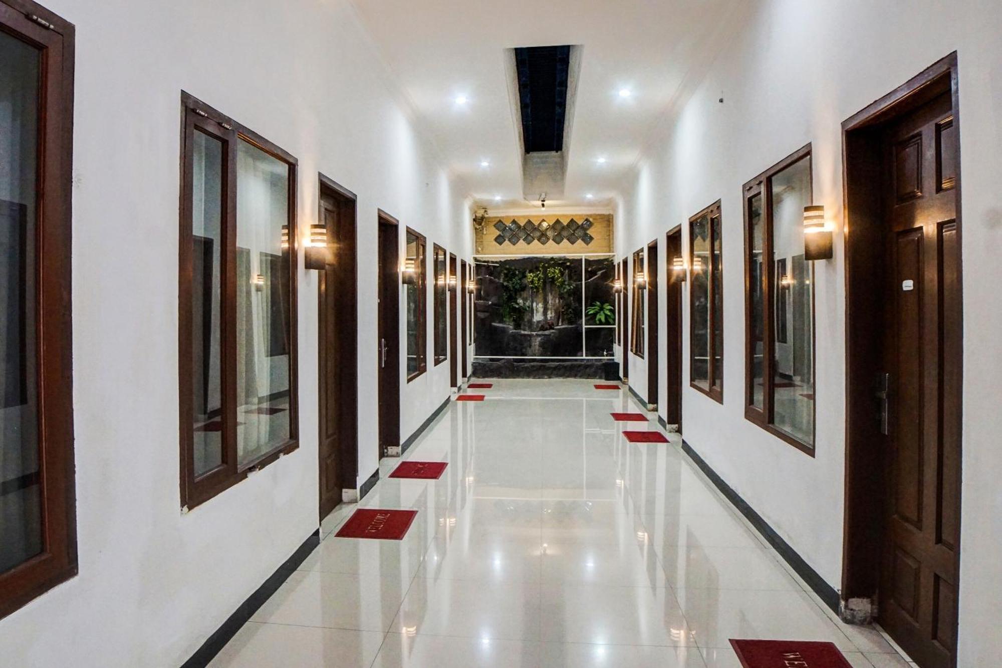Oyo 92638 Jr Residence Syariah Medan Exterior foto