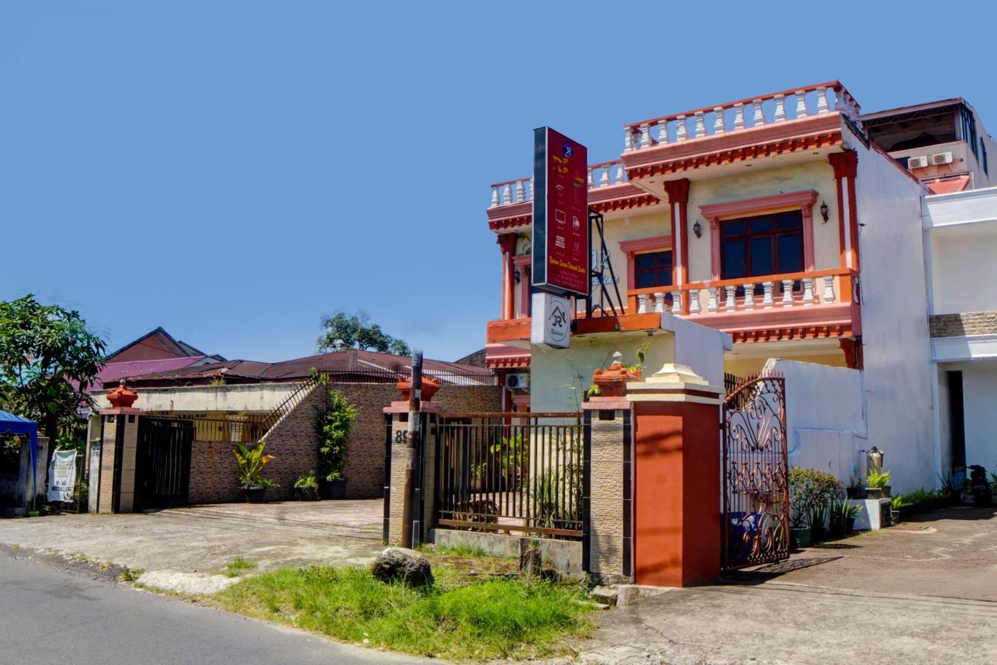Oyo 92638 Jr Residence Syariah Medan Exterior foto