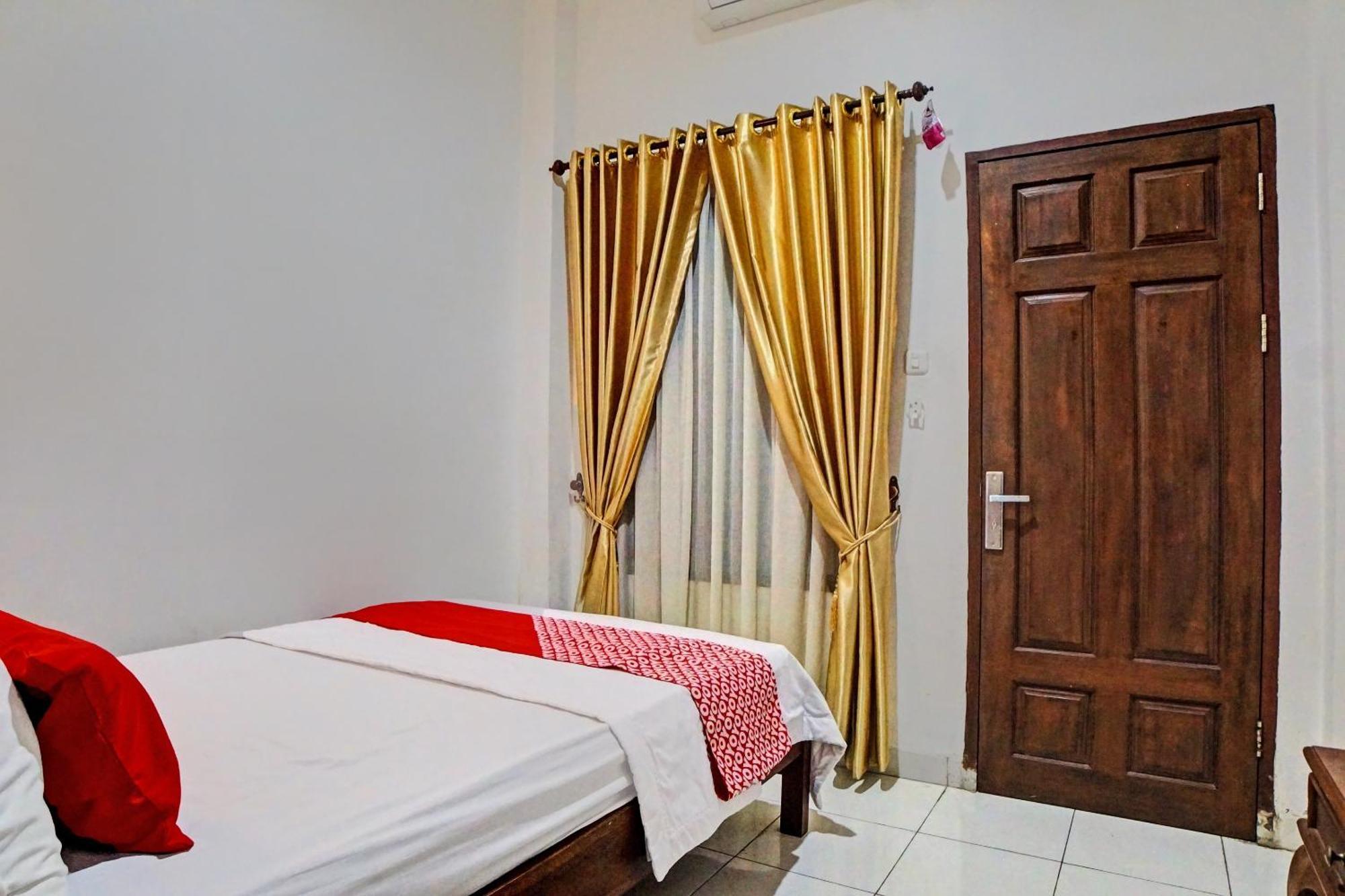 Oyo 92638 Jr Residence Syariah Medan Exterior foto